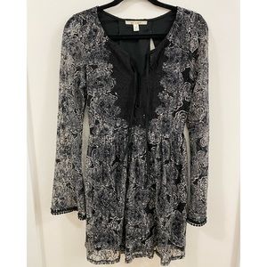 Francesca’s Black and White Dress Size Medium